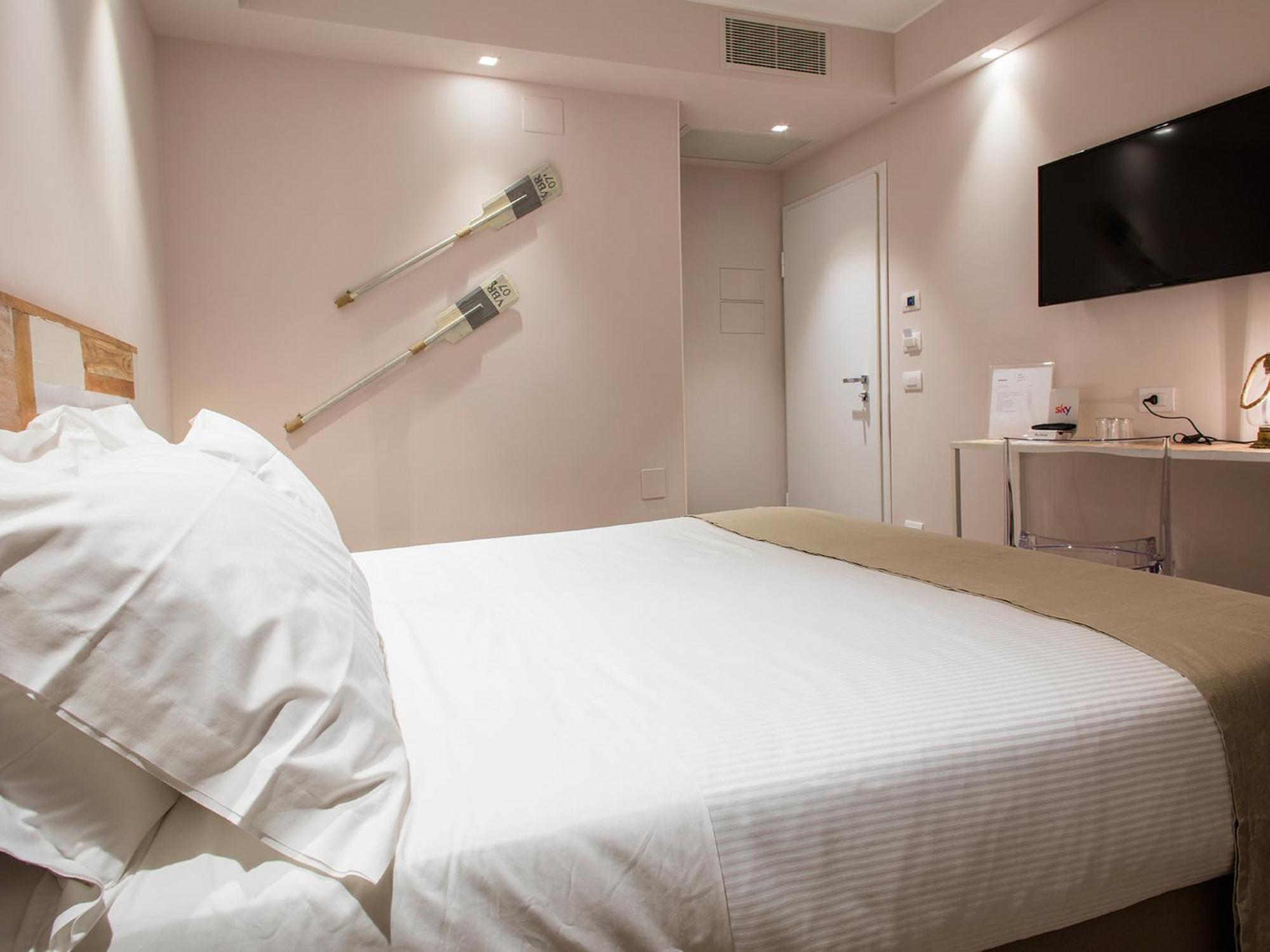 Mane Boutique Hotel Розето дели Абруци Стая снимка
